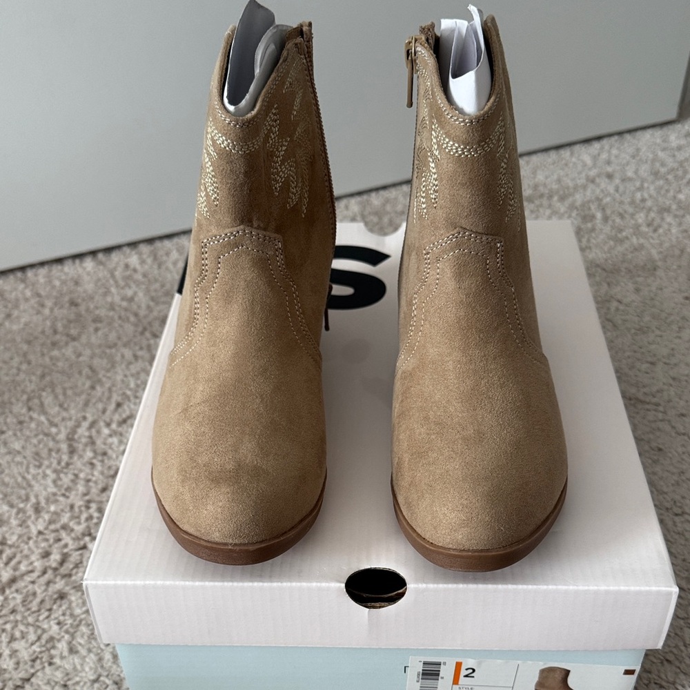 New! Tan Suede Ankle Cowboy Boots